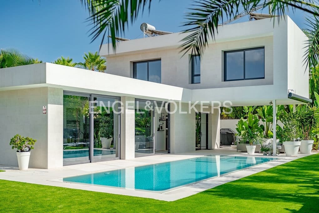 2 bedroom Villa for sale in Calpe / Calp with pool garage - € 990,000 (Ref: 9327003)