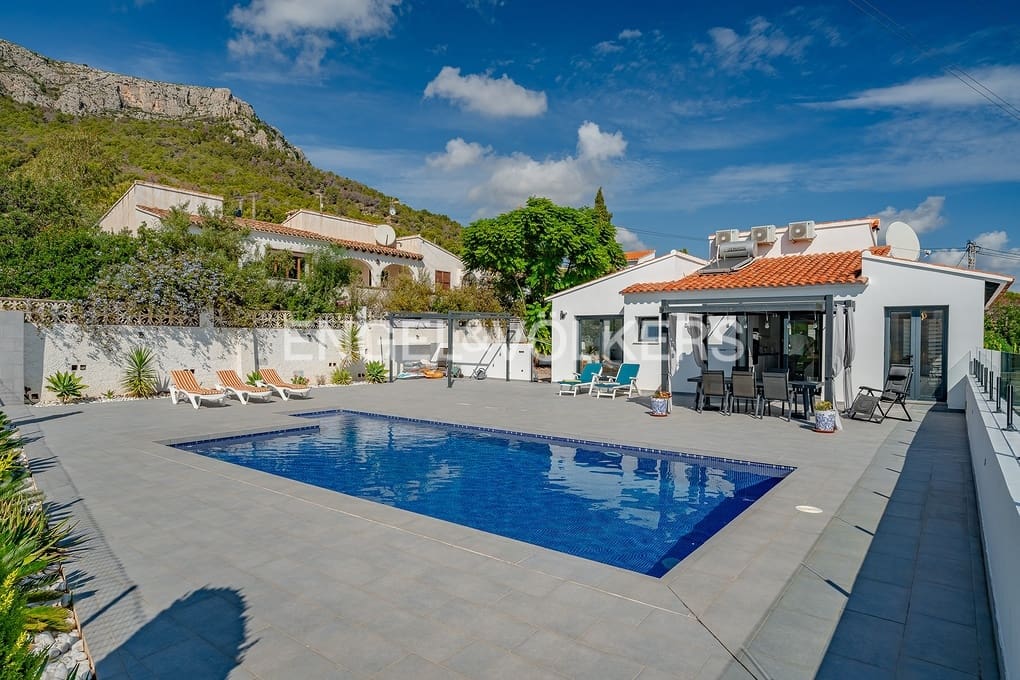 2 sovrum Villa till salu i Calpe / Calp med pool garage - 650 000 € (Ref: 9329900)