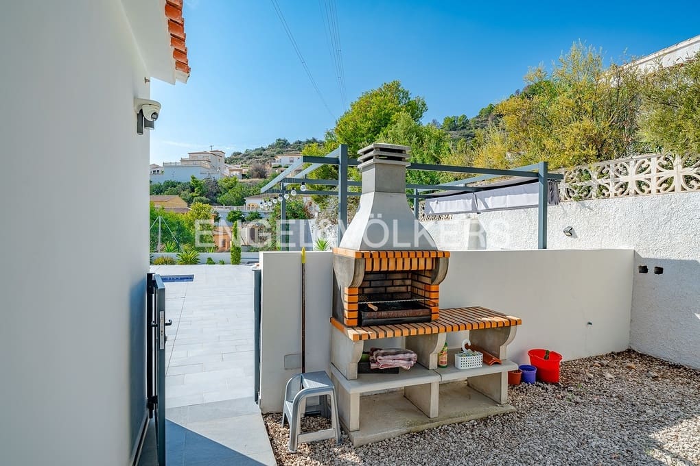 2 sovrum Villa till salu i Calpe / Calp med pool garage - 650 000 € (Ref: 9329900)