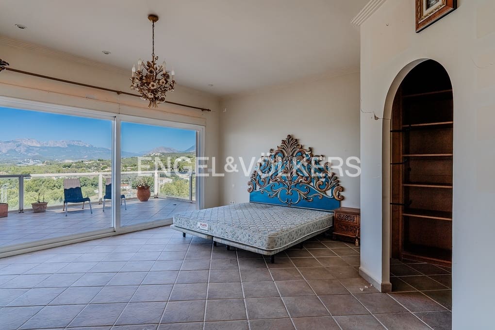 3 bedroom Villa for sale in Altea with pool garage - € 999,000 (Ref: 9340371)