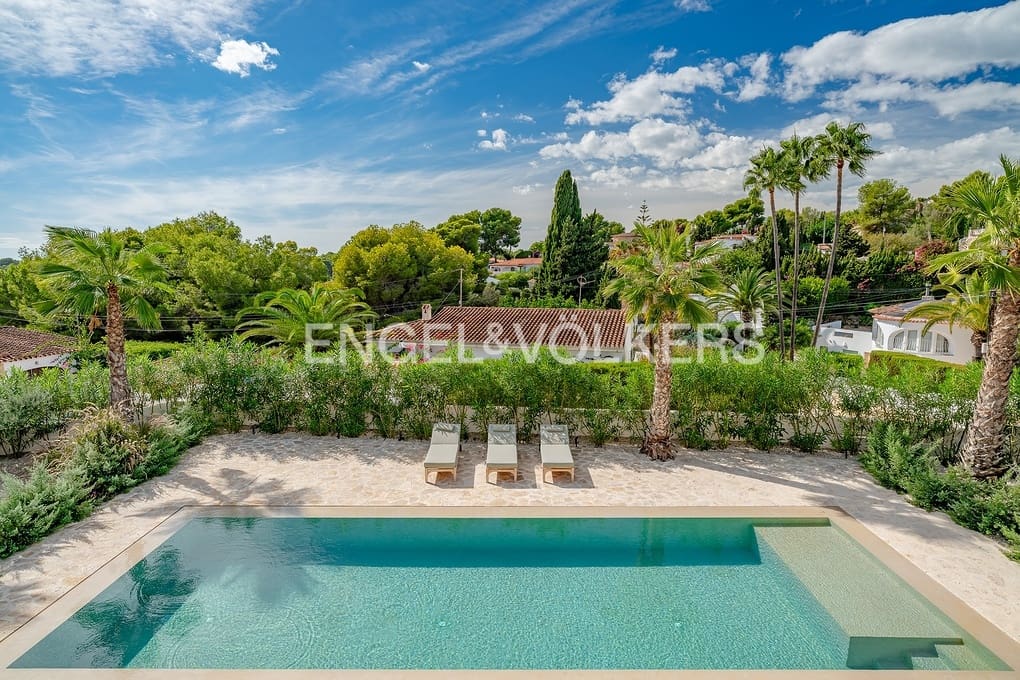 5 makuuhuone Huvila myytävänä paikassa Benissa mukana uima-altaan 
autotalli - 2 795 000 € (Ref: 9343892)