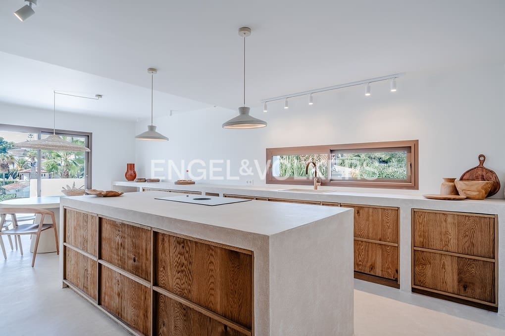 5 slaapkamer Villa te koop in Benissa met zwembad garage - € 2.495.000 (Ref: 9343892)