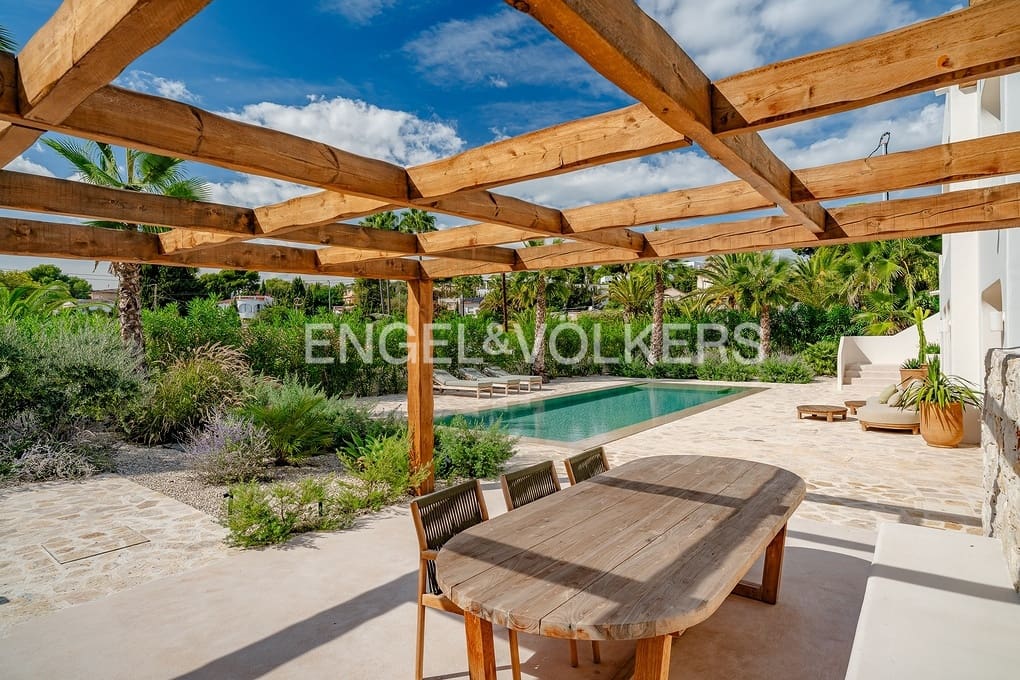 5 slaapkamer Villa te koop in Benissa met zwembad garage - € 2.495.000 (Ref: 9343892)