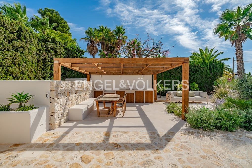 5 slaapkamer Villa te koop in Benissa met zwembad garage - € 2.495.000 (Ref: 9343892)