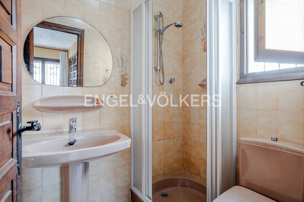 4 sovrum Villa till salu i Calpe / Calp med pool garage - 690 000 € (Ref: 9344031)