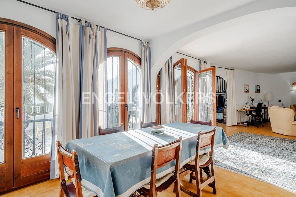 4 sovrum Villa till salu i Calpe / Calp med pool garage - 690 000 € (Ref: 9344031)