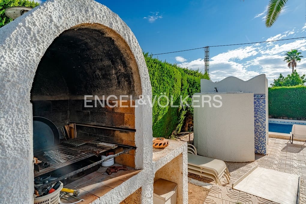 4 sovrum Villa till salu i Calpe / Calp med pool garage - 690 000 € (Ref: 9344031)