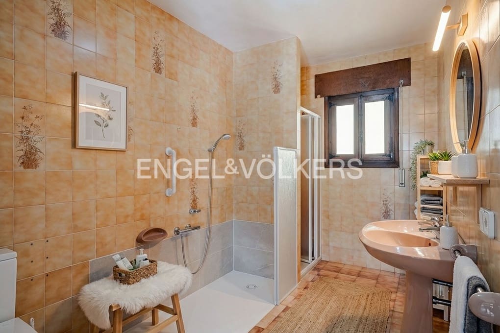 4 bedroom Villa for sale in Calpe / Calp with pool garage - € 690,000 (Ref: 9344031)