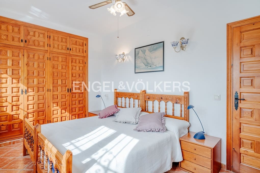 4 Zimmer Villa zu verkaufen in Calpe / Calp mit Pool Garage - 799.000 € (Ref: 9371305)