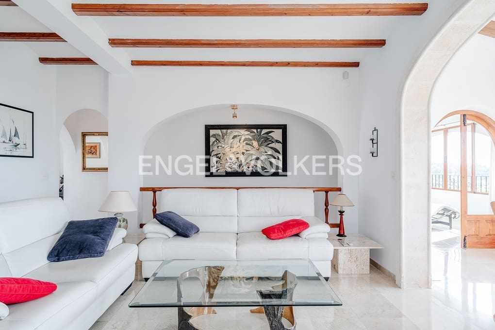 4 Zimmer Villa zu verkaufen in Calpe / Calp mit Pool Garage - 799.000 € (Ref: 9371305)