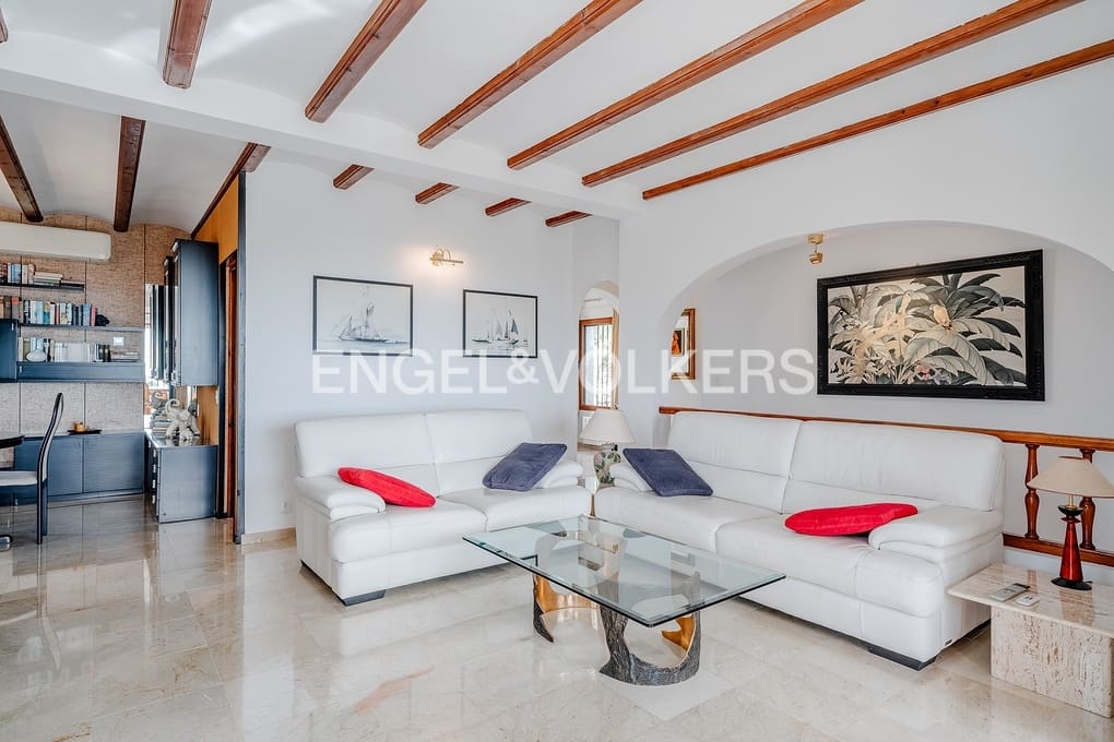 4 Zimmer Villa zu verkaufen in Calpe / Calp mit Pool Garage - 799.000 € (Ref: 9371305)
