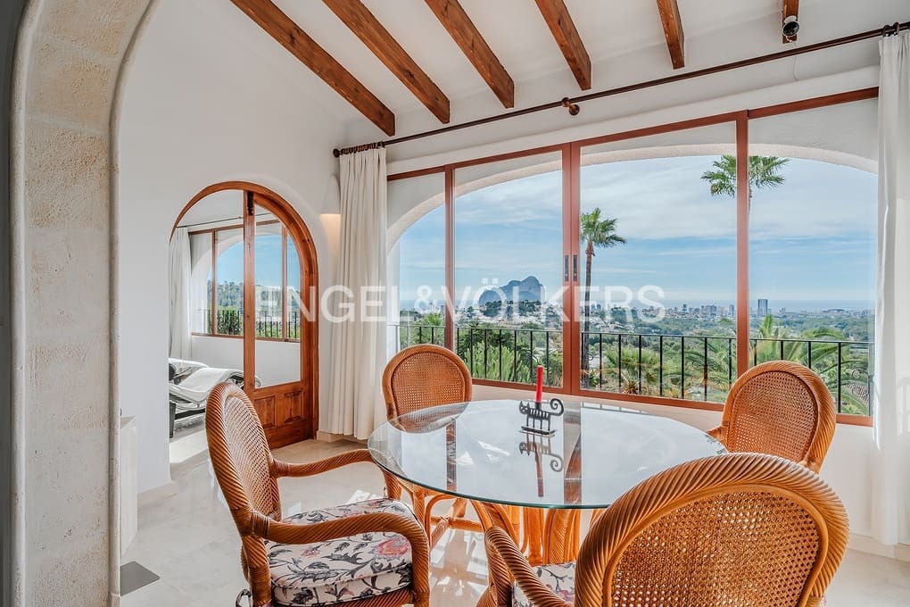 4 Zimmer Villa zu verkaufen in Calpe / Calp mit Pool Garage - 799.000 € (Ref: 9371305)