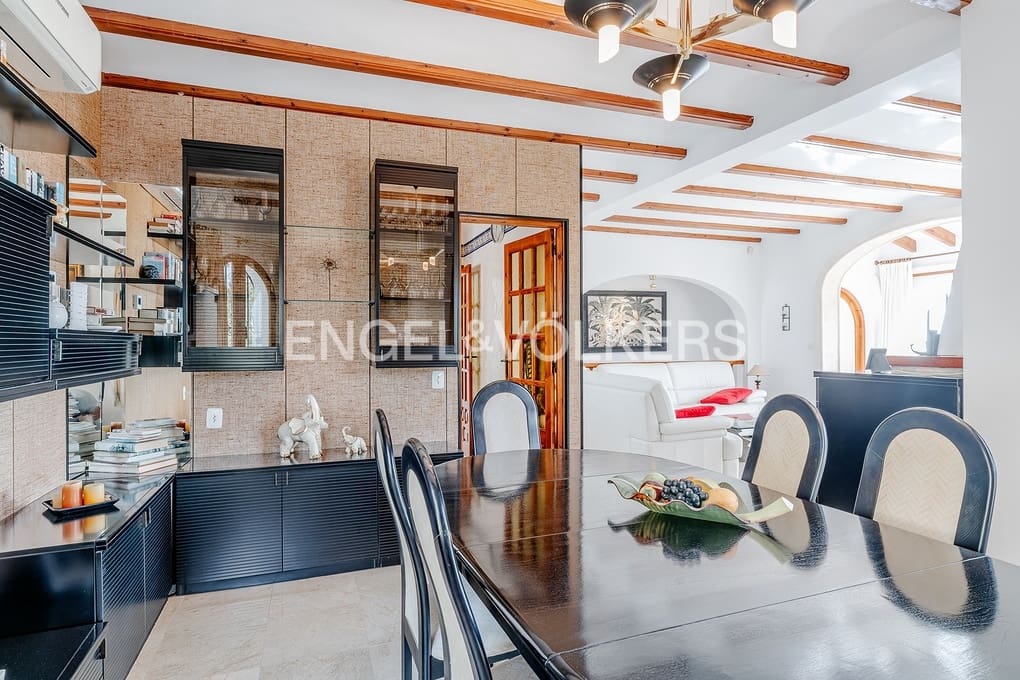 4 Zimmer Villa zu verkaufen in Calpe / Calp mit Pool Garage - 799.000 € (Ref: 9371305)