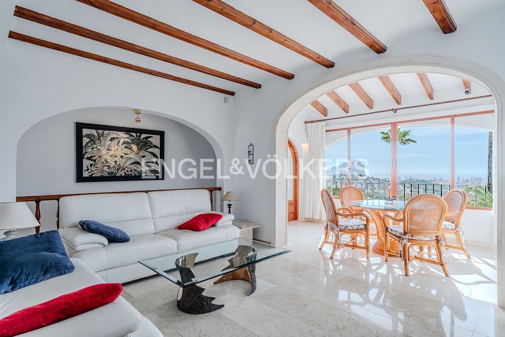 4 Zimmer Villa zu verkaufen in Calpe / Calp mit Pool Garage - 799.000 € (Ref: 9371305)