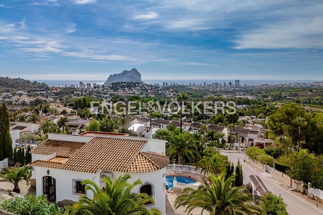 4 Zimmer Villa zu verkaufen in Calpe / Calp mit Pool Garage - 799.000 € (Ref: 9371305)