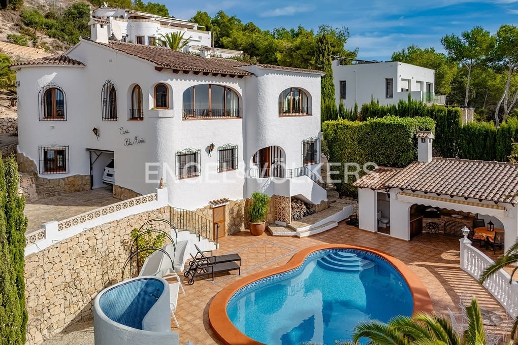 4 Zimmer Villa zu verkaufen in Calpe / Calp mit Pool Garage - 799.000 € (Ref: 9371305)