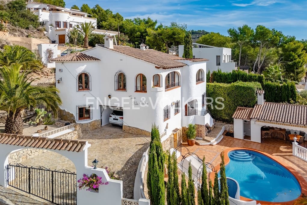 4 Zimmer Villa zu verkaufen in Calpe / Calp mit Pool Garage - 799.000 € (Ref: 9371305)