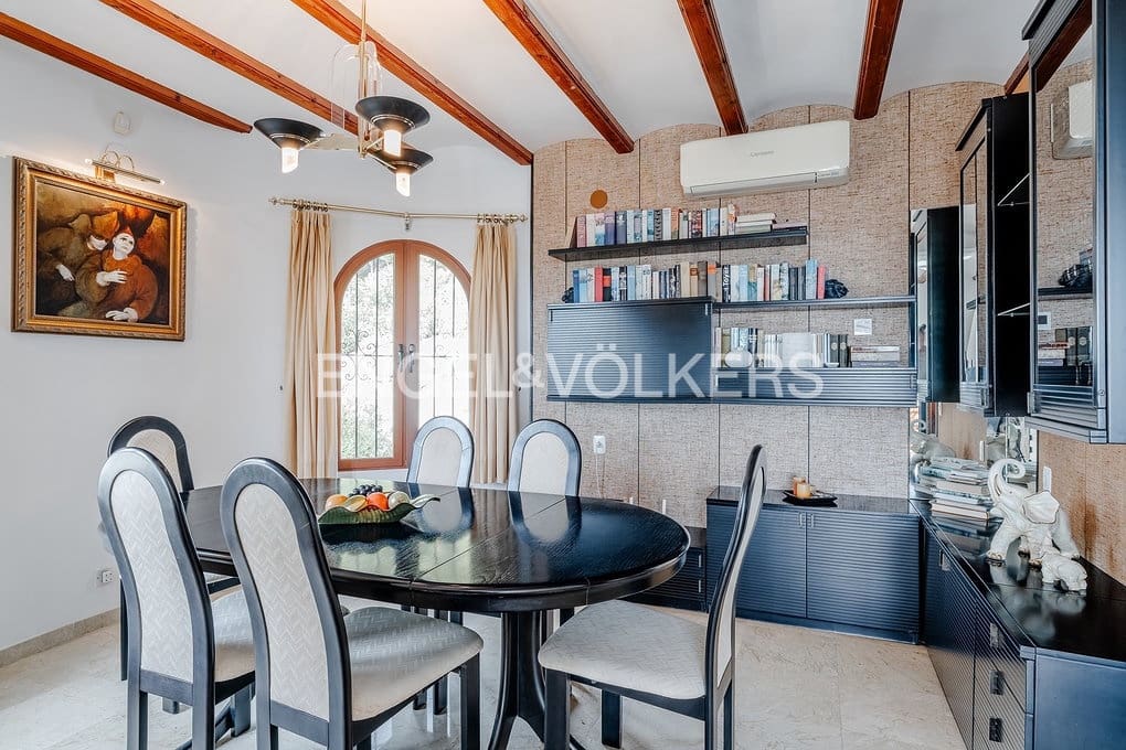 4 soveværelse Villa til salg i Calpe / Calp med swimmingpool garage - € 760.000 (Ref: 9371305)
