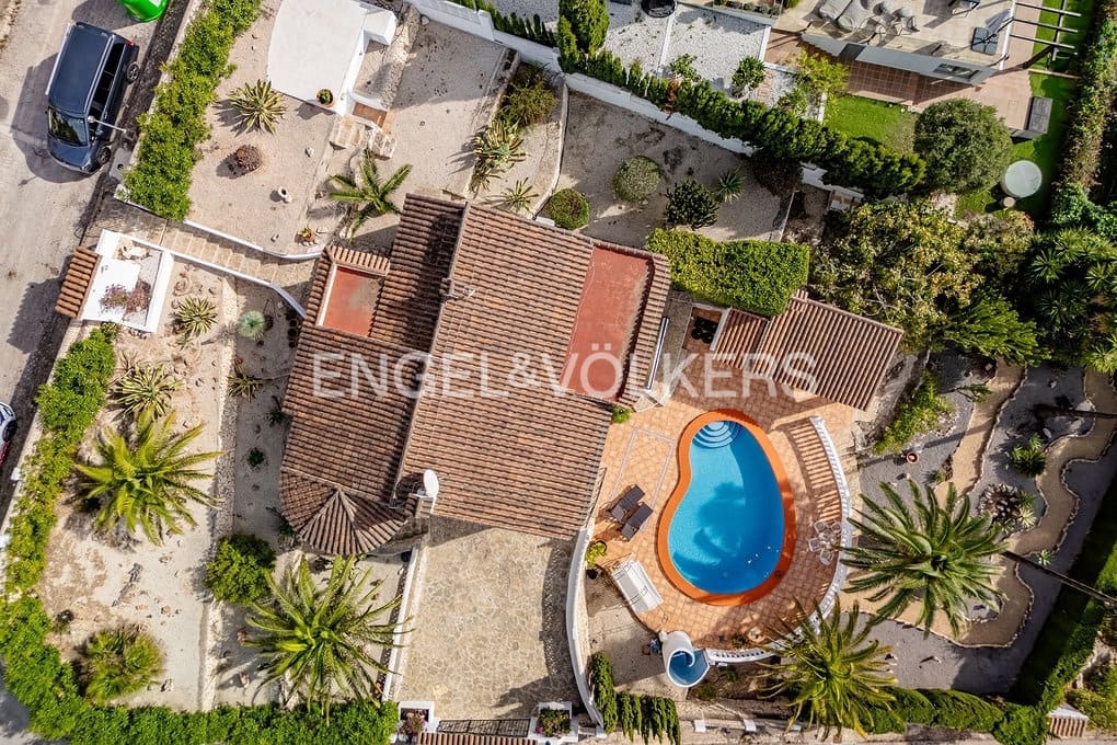 4 soveværelse Villa til salg i Calpe / Calp med swimmingpool garage - € 760.000 (Ref: 9371305)