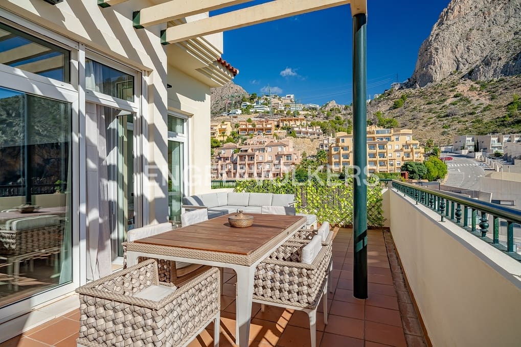 2 soverom Leilighet til salgs i Altea med svømmebasseng garasje - € 535 000 (Ref: 9384791)