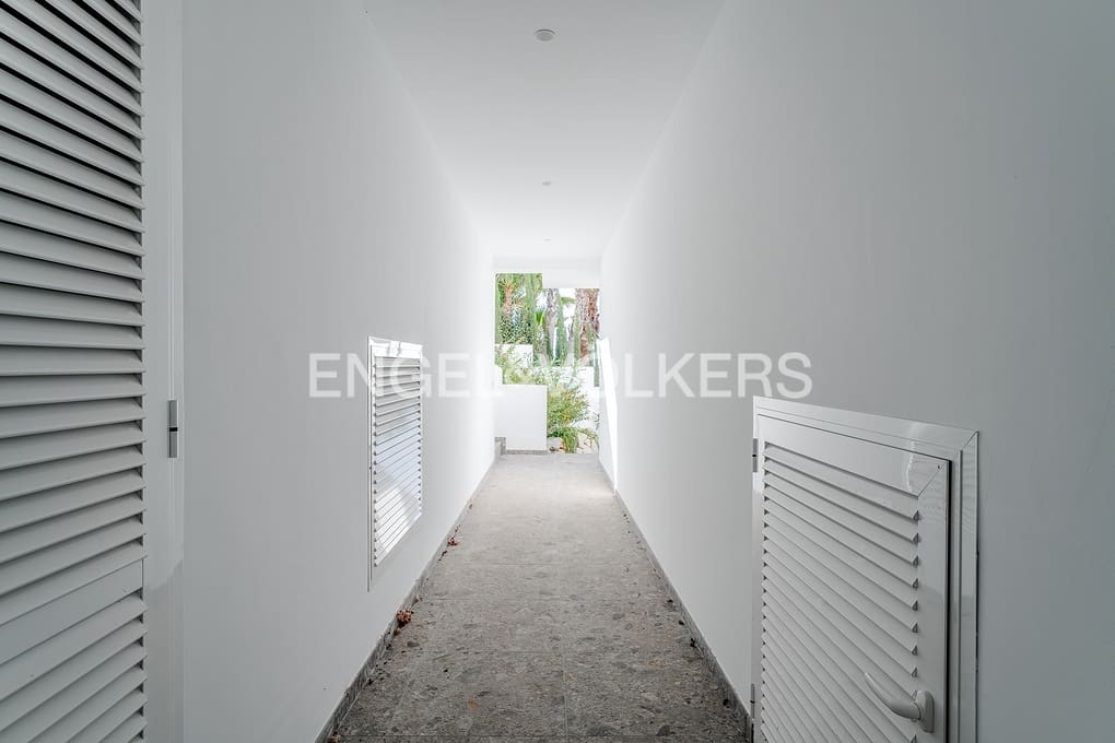 3 soverom Villa til salgs i Cumbre del Sol med svømmebasseng garasje - € 2 400 000 (Ref: 9389974)