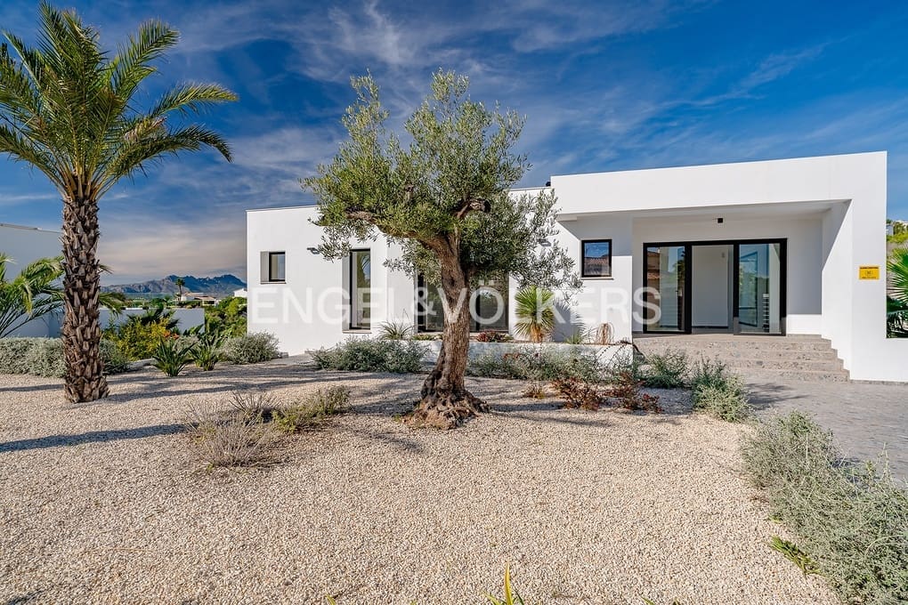 3 soverom Villa til salgs i Cumbre del Sol med svømmebasseng garasje - € 2 400 000 (Ref: 9389974)