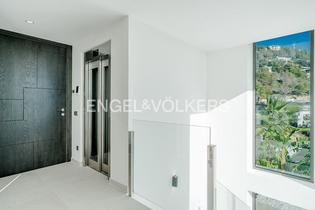 6 soveværelse Villa til salg i Benissa med swimmingpool garage - € 3.900.000 (Ref: 9400095)