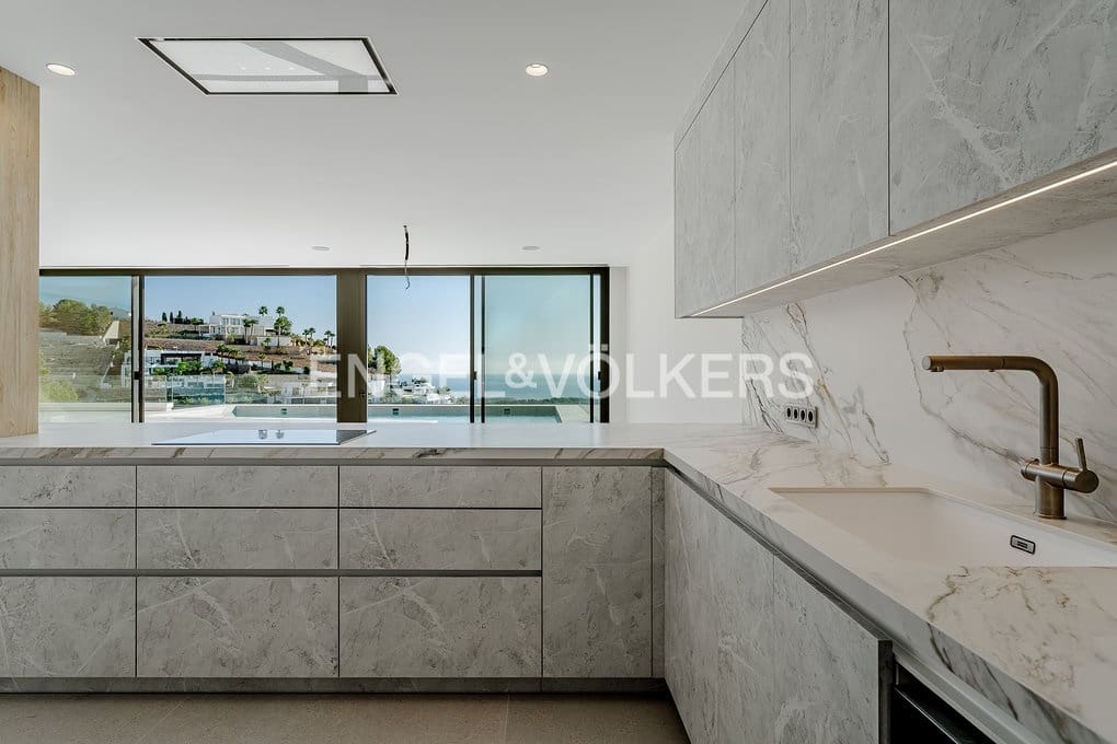 6 soveværelse Villa til salg i Benissa med swimmingpool garage - € 3.900.000 (Ref: 9400095)