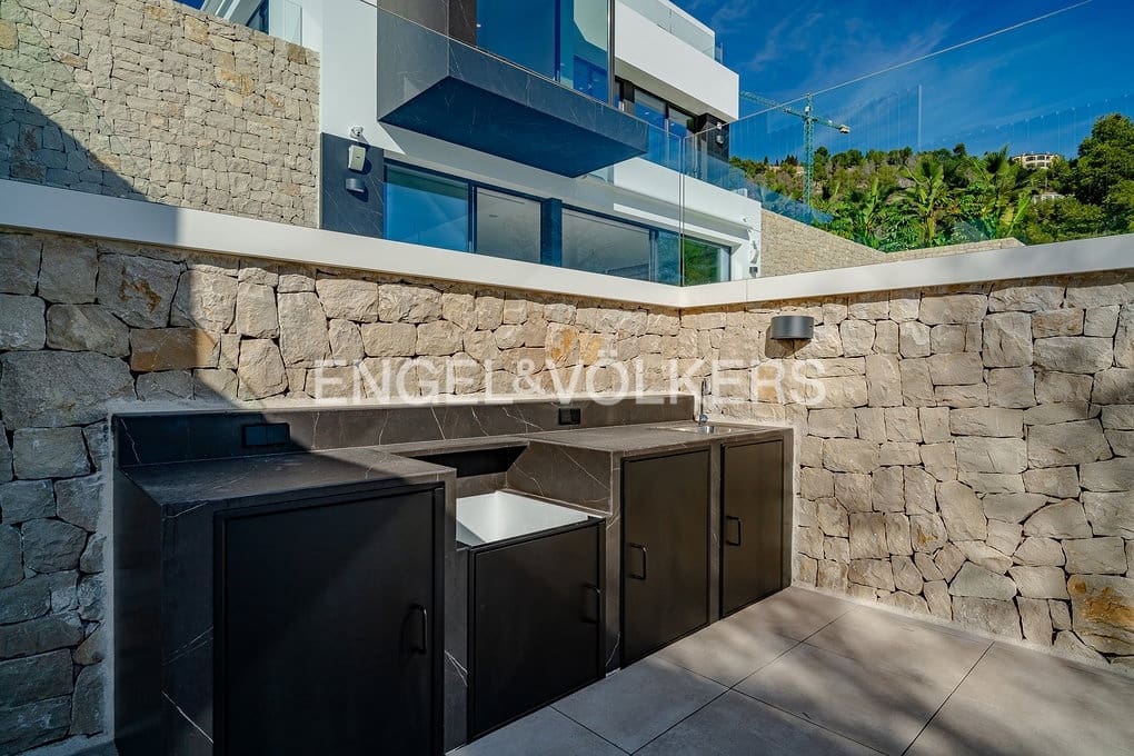 6 soveværelse Villa til salg i Benissa med swimmingpool garage - € 3.900.000 (Ref: 9400095)