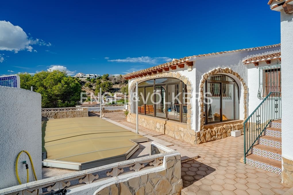 Chalet de 3 habitaciones en Calpe / Calp en venta con piscina garaje - 530.000 € (Ref: 9400225)