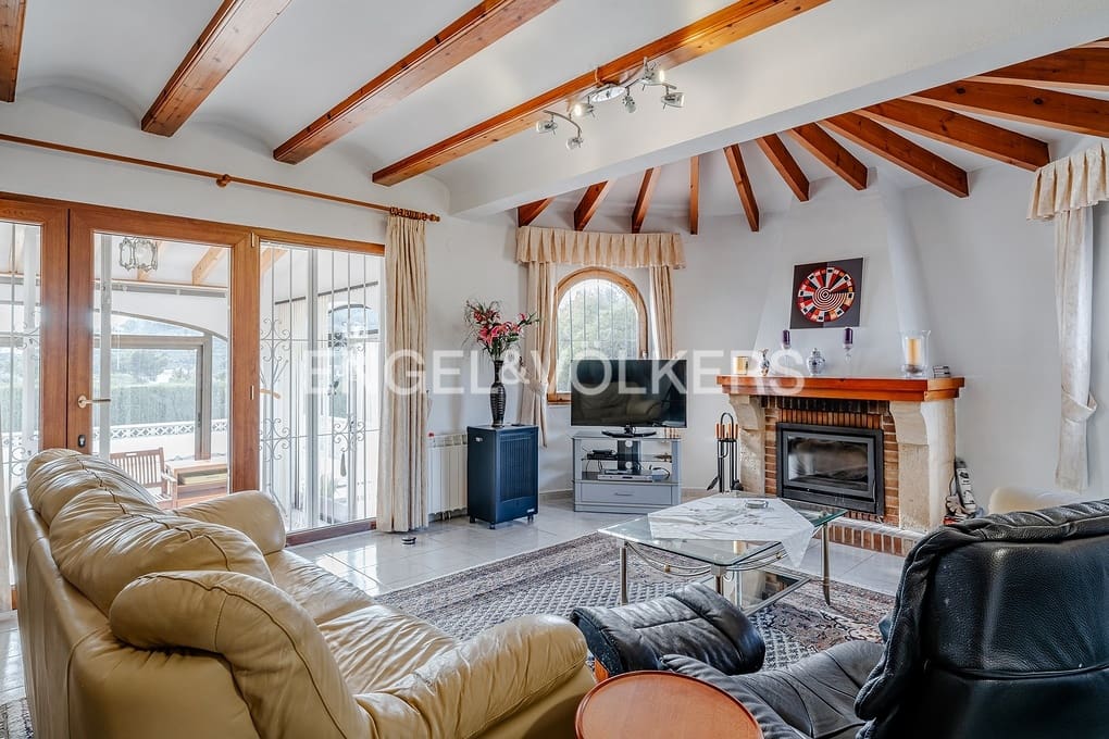 Chalet de 3 habitaciones en Calpe / Calp en venta con piscina garaje - 530.000 € (Ref: 9400225)