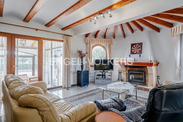 Chalet de 3 habitaciones en Calpe / Calp en venta con piscina garaje - 530.000 € (Ref: 9400225)