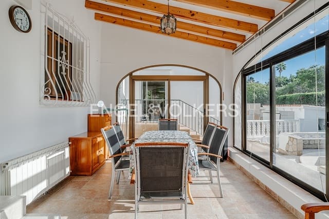 Chalet de 3 habitaciones en Calpe / Calp en venta con piscina garaje - 530.000 € (Ref: 9400225)