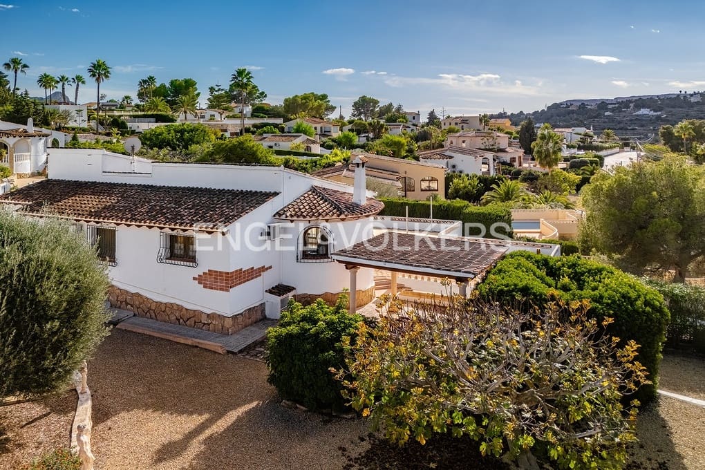 Chalet de 3 habitaciones en Calpe / Calp en venta con piscina garaje - 530.000 € (Ref: 9400225)