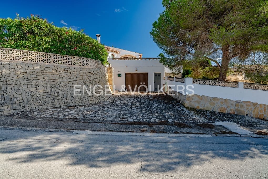 Chalet de 3 habitaciones en Calpe / Calp en venta con piscina garaje - 530.000 € (Ref: 9400225)