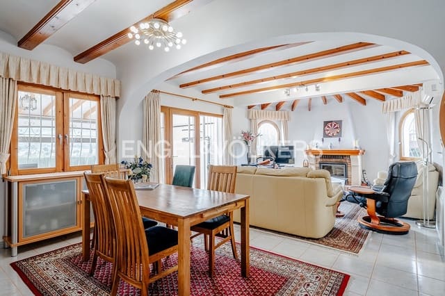 Chalet de 3 habitaciones en Calpe / Calp en venta con piscina garaje - 530.000 € (Ref: 9400225)