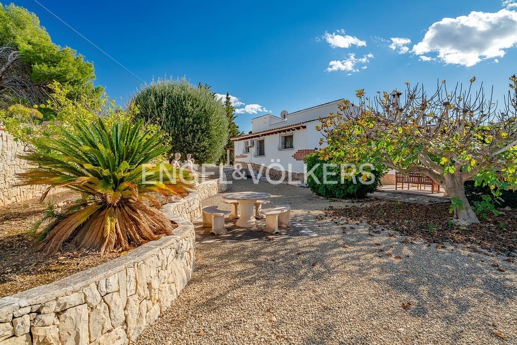 Chalet de 3 habitaciones en Calpe / Calp en venta con piscina garaje - 530.000 € (Ref: 9400225)