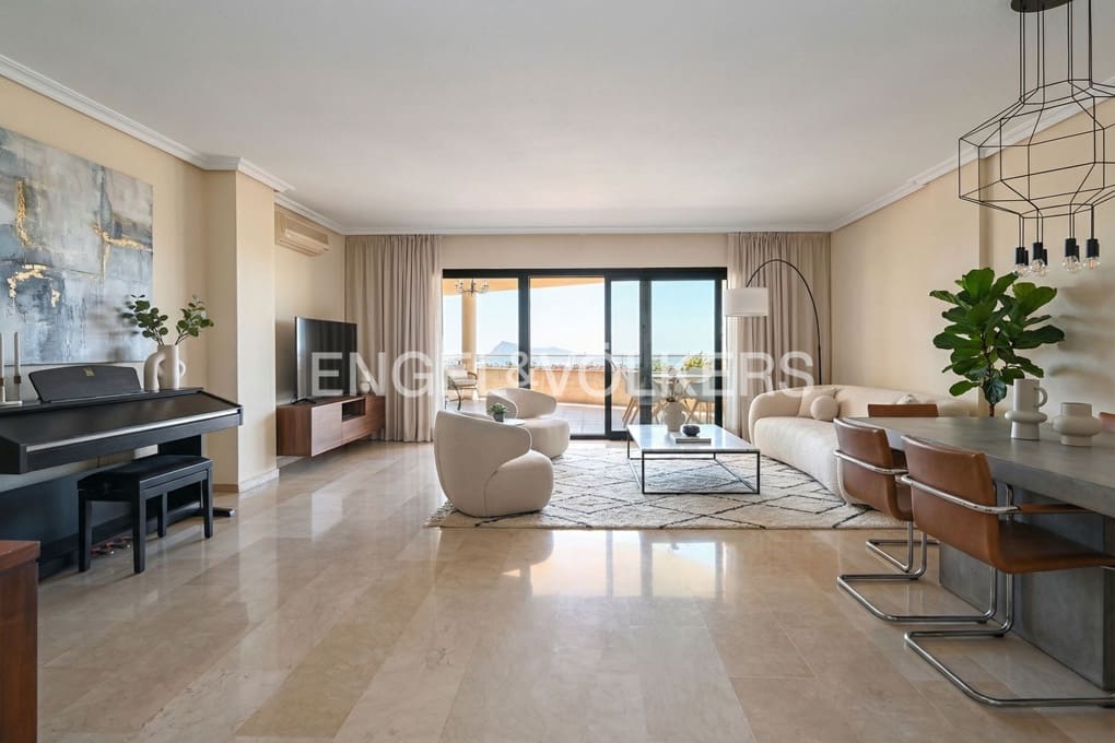 Apartamento de 3 habitaciones en Altea en venta con piscina garaje - 680.000 € (Ref: 9428753)