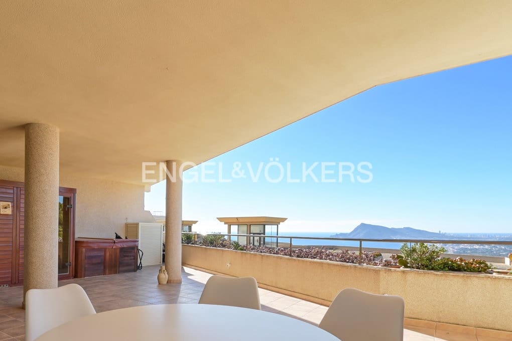 3 bedroom Apartment for sale in Altea with pool garage - € 720,000 (Ref: 9428753)