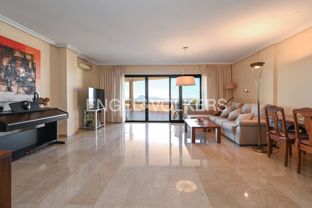 3 bedroom Apartment for sale in Altea with pool garage - € 720,000 (Ref: 9428753)
