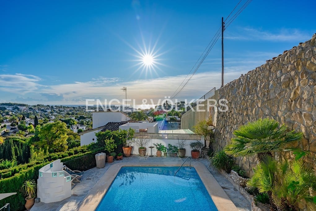 3 makuuhuone Huvila myytävänä paikassa Benissa mukana uima-altaan 
autotalli - 695 000 € (Ref: 9473345)