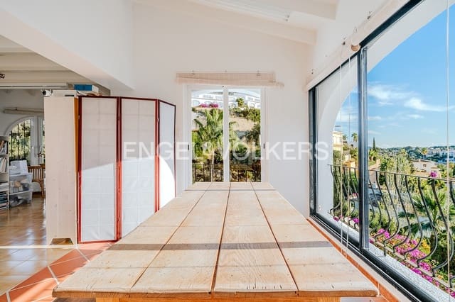 3 makuuhuone Huvila myytävänä paikassa Benissa mukana uima-altaan 
autotalli - 695 000 € (Ref: 9473345)