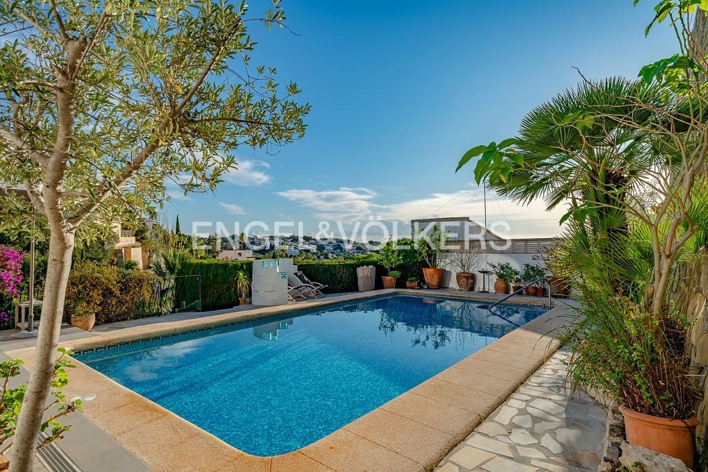 3 makuuhuone Huvila myytävänä paikassa Benissa mukana uima-altaan 
autotalli - 695 000 € (Ref: 9473345)