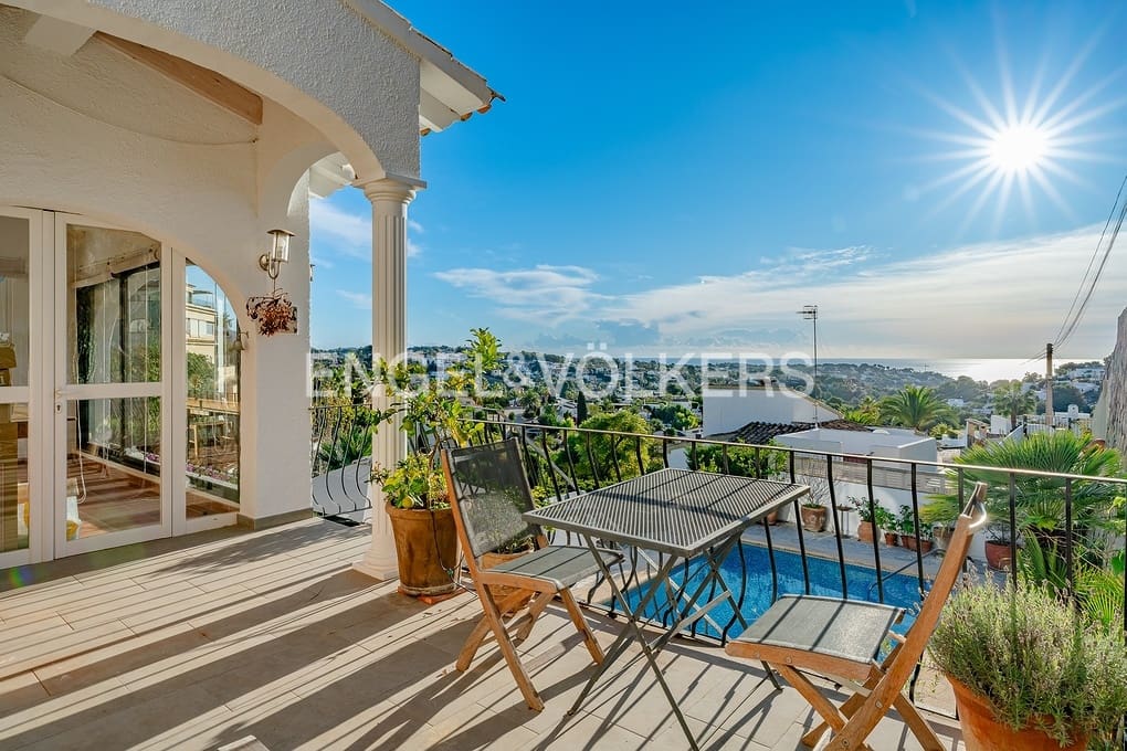 3 makuuhuone Huvila myytävänä paikassa Benissa mukana uima-altaan 
autotalli - 695 000 € (Ref: 9473345)