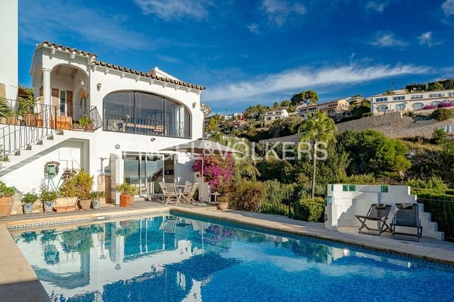 3 makuuhuone Huvila myytävänä paikassa Benissa mukana uima-altaan 
autotalli - 695 000 € (Ref: 9473345)