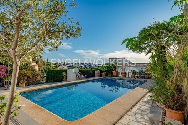 3 makuuhuone Huvila myytävänä paikassa Benissa mukana uima-altaan 
autotalli - 695 000 € (Ref: 9473345)