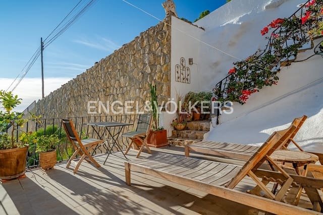 3 makuuhuone Huvila myytävänä paikassa Benissa mukana uima-altaan 
autotalli - 695 000 € (Ref: 9473345)