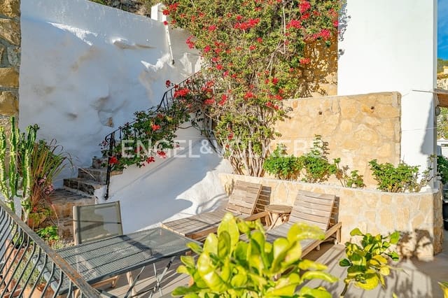 3 makuuhuone Huvila myytävänä paikassa Benissa mukana uima-altaan 
autotalli - 695 000 € (Ref: 9473345)