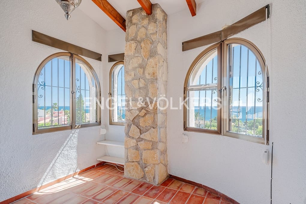 4 chambre Villa/Maison à vendre à Calpe / Calp avec piscine garage - 1 450 000 € (Ref: 9475683)
