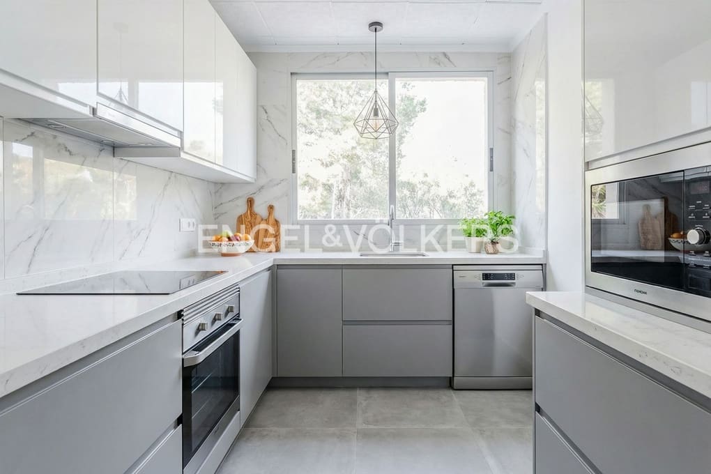 4 bedroom Villa for sale in Alhama Springs with pool garage - € 685,000 (Ref: 9480717)